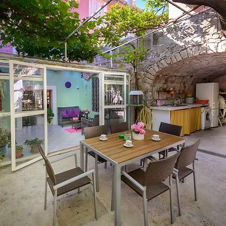 ゲストハウス Fisherman's Galeb 3*